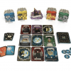 Vu d'ensemble du jeu de société Harry Potter Stupéfix. On y retrouve les jetons et les cartes du jeu.