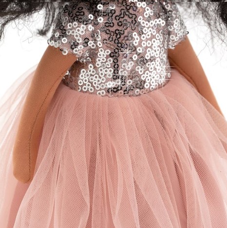 Sweet Sisters Tina en robe rose à sequins