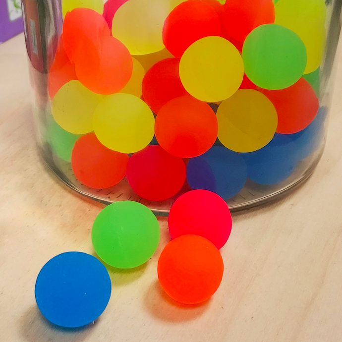 Balles rebondissantes fluo